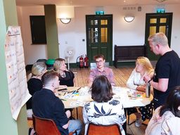 Matt Knibbs facilitating a discussion